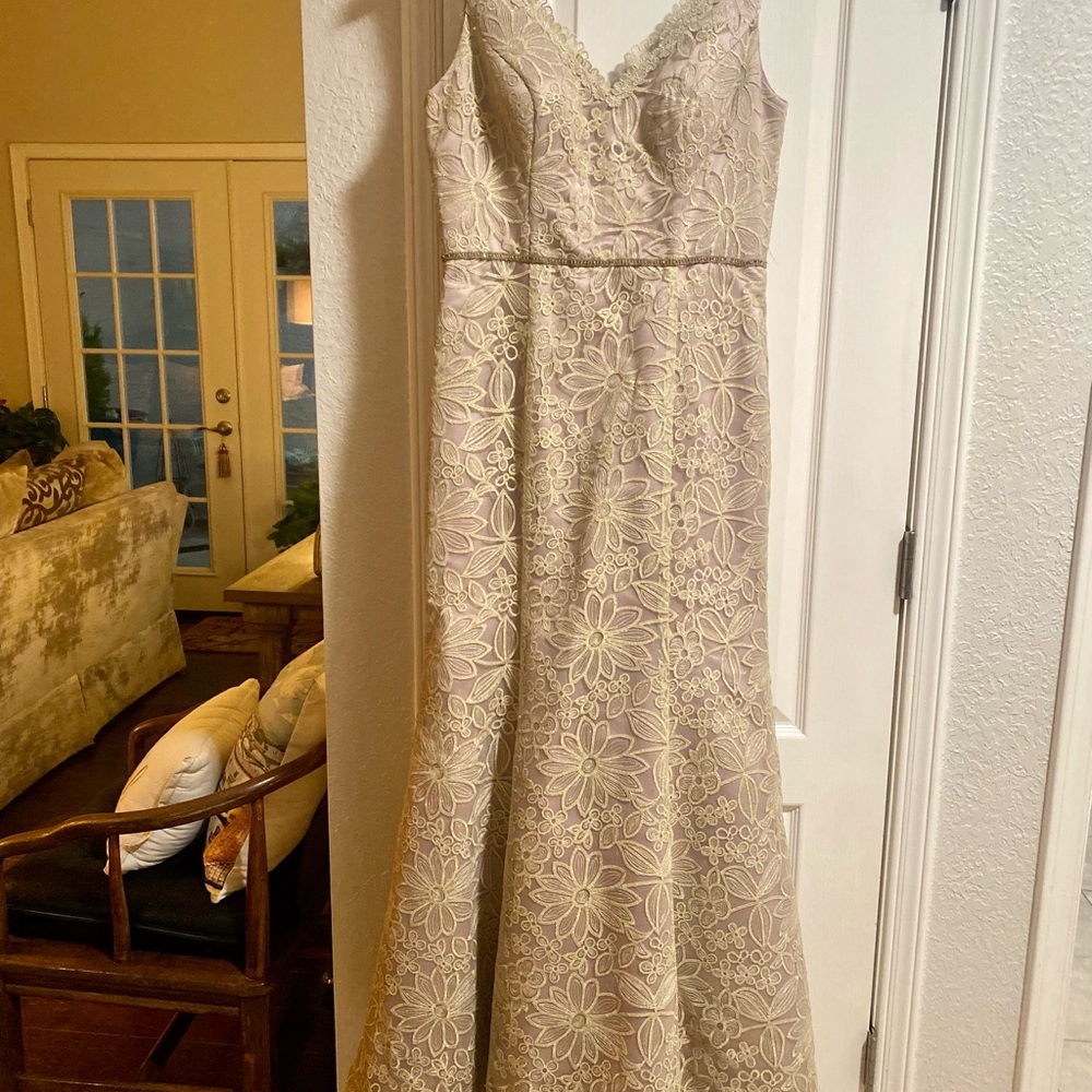 Dress - Picture 9 of 10